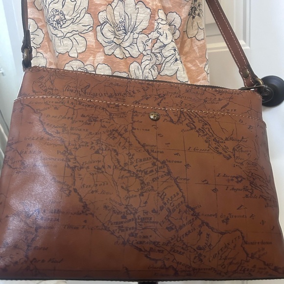 Like new Patricia Nash crossbody purse. - Picture 3 of 6